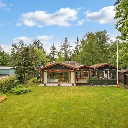 Vakantiehuis Sinnika - 550m From The Sea By Interhome *